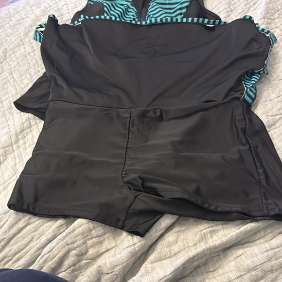 COPY - Swimsuit Shorts under skirt bottom Zip Top 16 / 18 - Picture 3 of 6